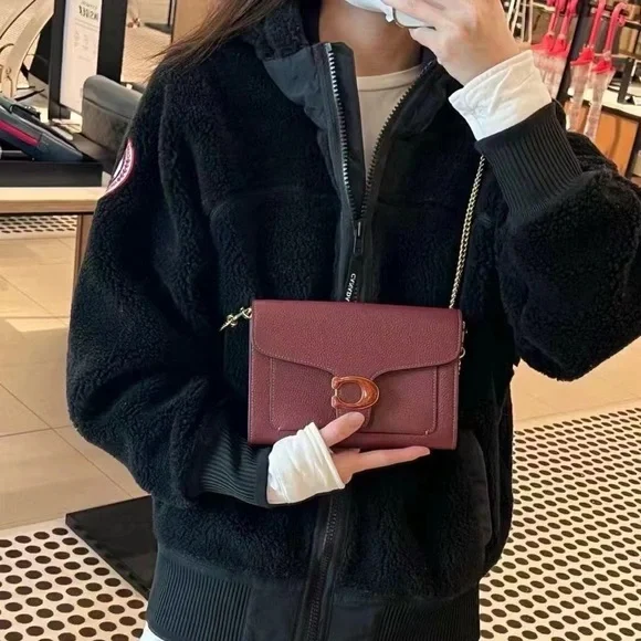 COACH Tabby Chain Clutch Wine Pebble Leather Crossboday BagNWT
